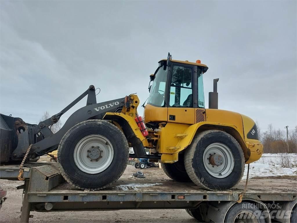 Volvo L40 Фронтальні навантажувачі