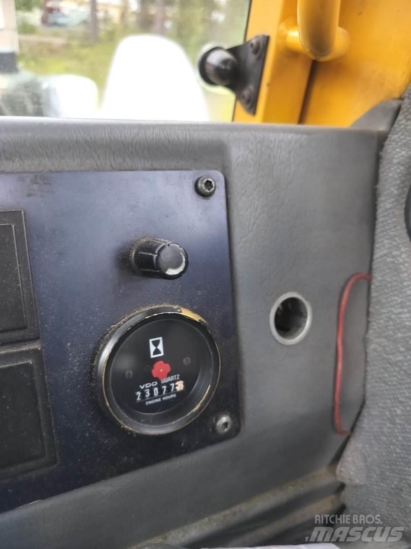 Volvo L70C Фронтальні навантажувачі