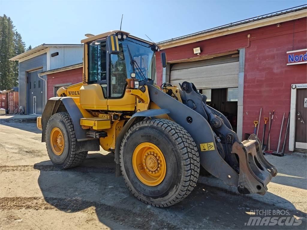 Volvo L70F Фронтальні навантажувачі