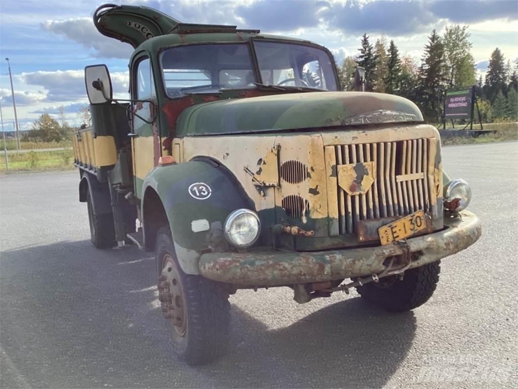 Volvo N 86 Вантажівки-платформи/бокове розвантаження