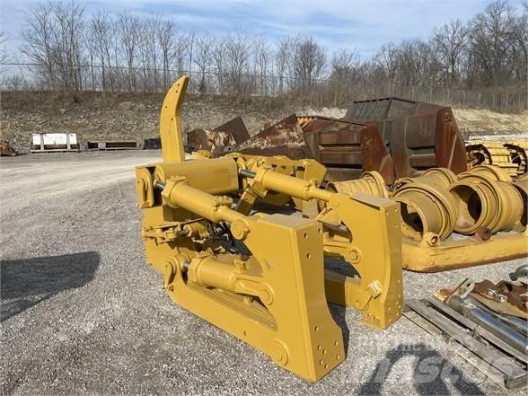 CAT D8 Скарифікатори
