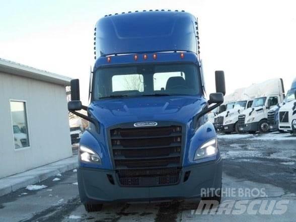 Freightliner CASCADIA 116 Тягачі