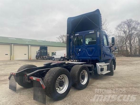 Freightliner CASCADIA 116 Тягачі