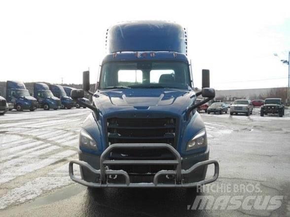 Freightliner CASCADIA 116 Тягачі