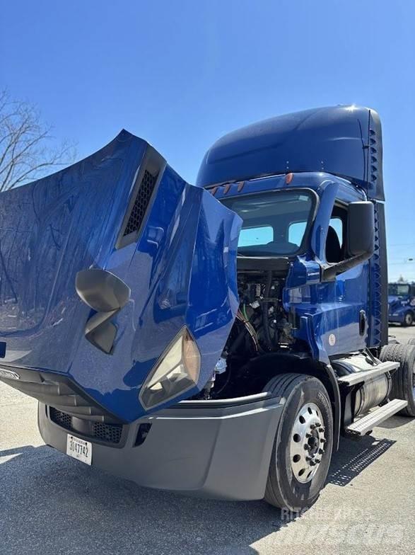Freightliner CASCADIA 116 Тягачі