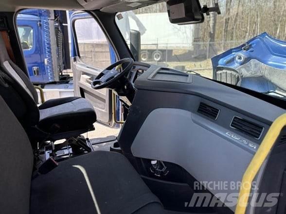 Freightliner CASCADIA 116 Тягачі