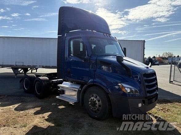 Freightliner CASCADIA 116 Тягачі