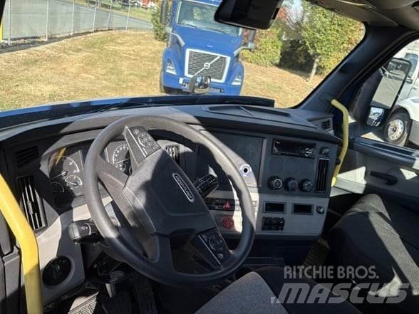 Freightliner CASCADIA 116 Тягачі