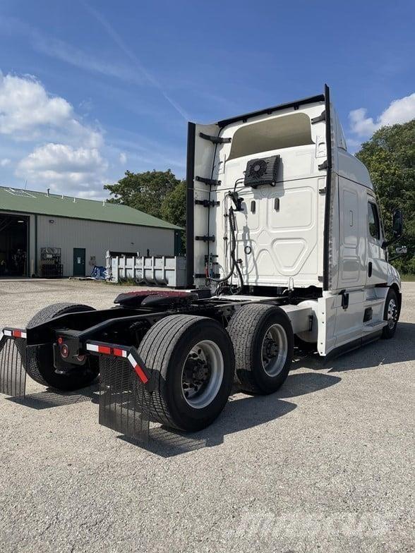 Freightliner CASCADIA 116 Тягачі