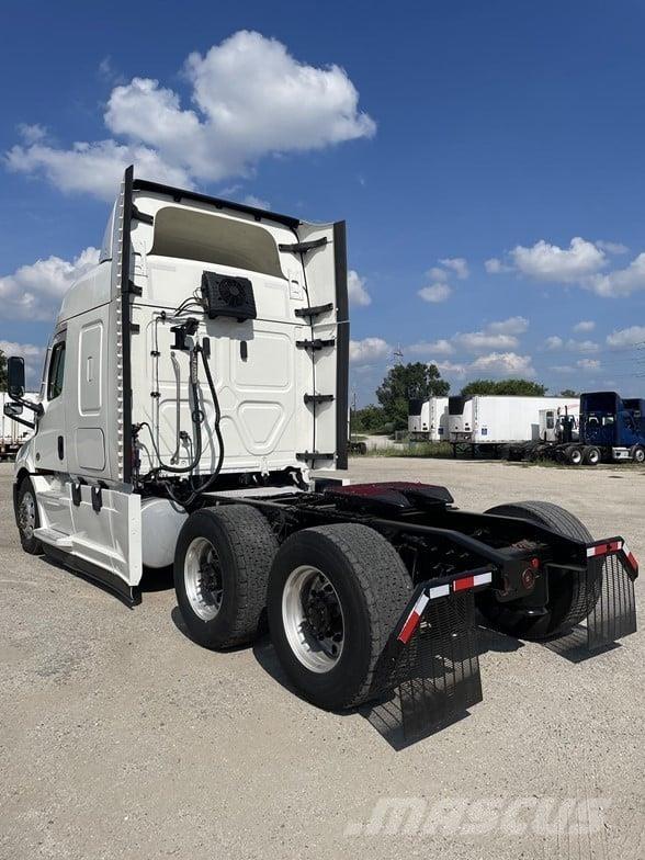 Freightliner CASCADIA 116 Тягачі