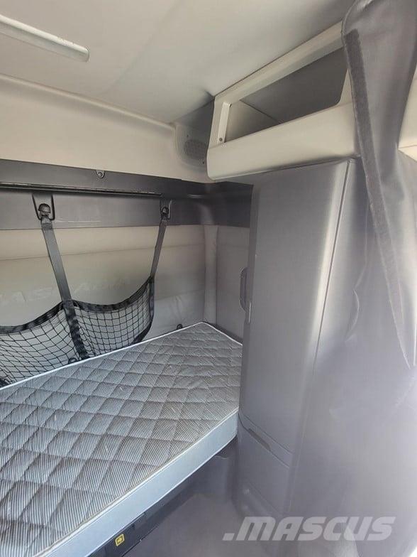 Freightliner CASCADIA 116 Тягачі