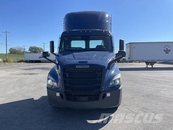 Freightliner CASCADIA 116 Тягачі