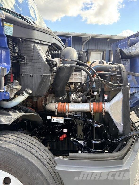 Freightliner CASCADIA 116 Тягачі