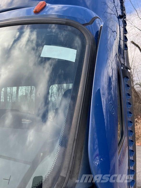 Freightliner CASCADIA 116 Тягачі