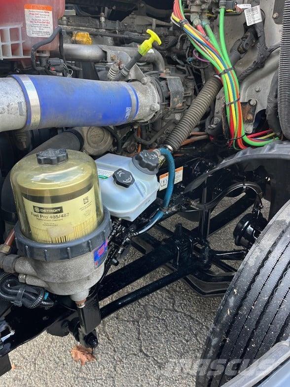 Freightliner CASCADIA 116 Тягачі