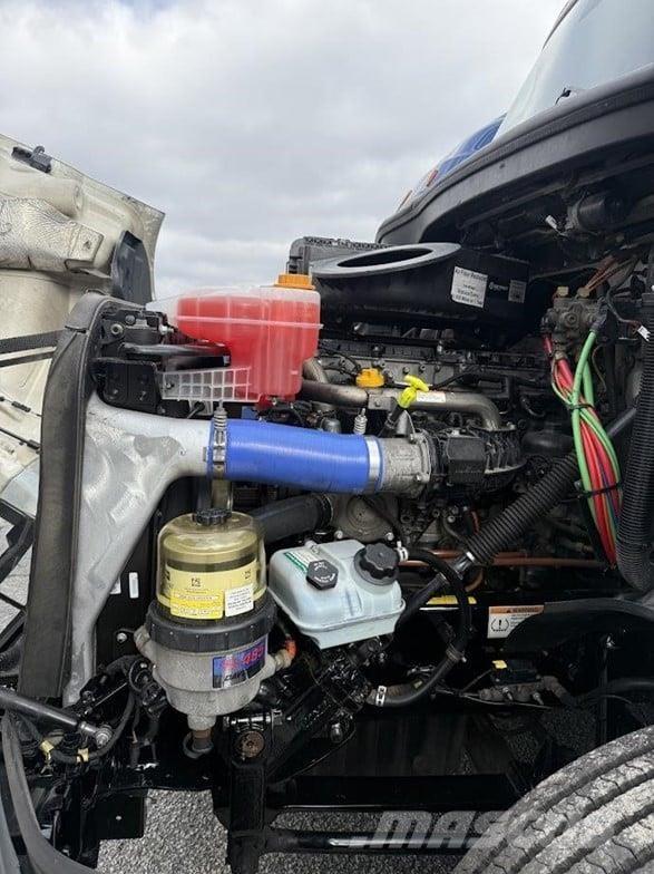 Freightliner CASCADIA 116 Тягачі