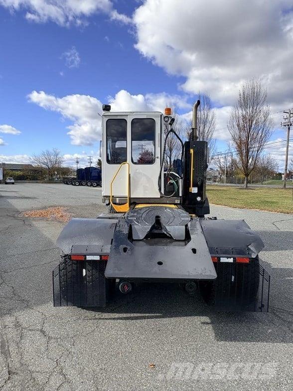 Kalmar OTTAWA 4X2 OFF-ROAD Термінальні трактори