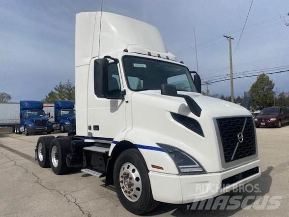 Volvo VNL64T300 Тягачі