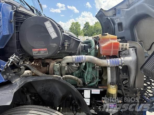 Volvo VNL64T860 Тягачі