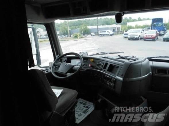 Volvo VNL64T860 Тягачі