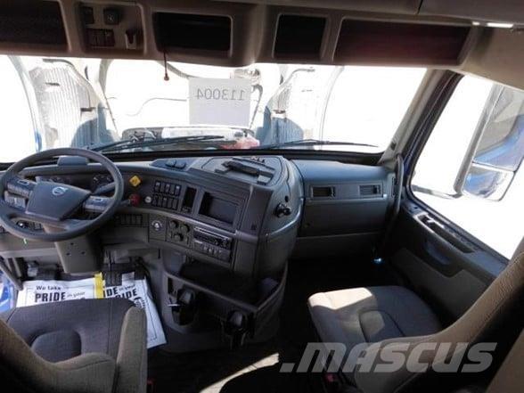 Volvo VNL64T860 Тягачі