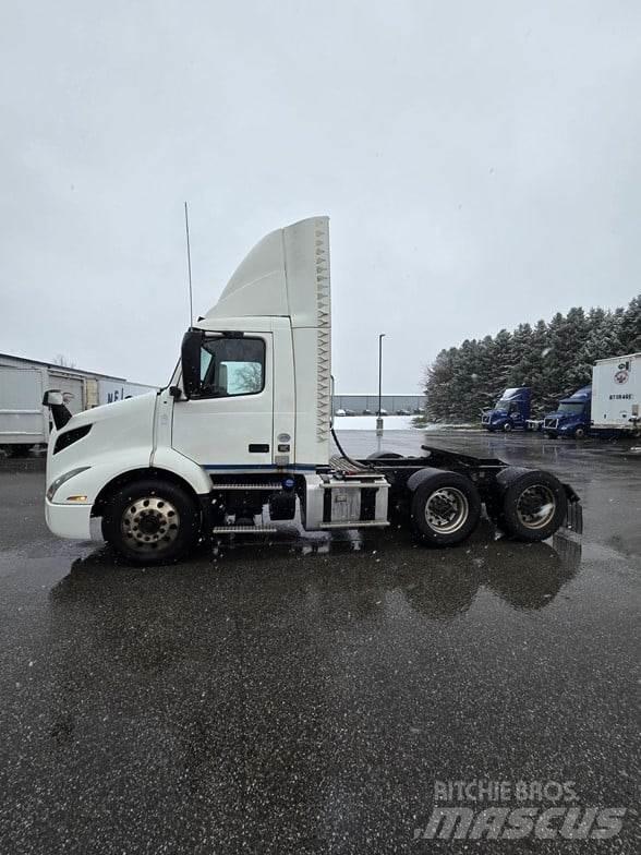 Volvo VNR64T300 Тягачі