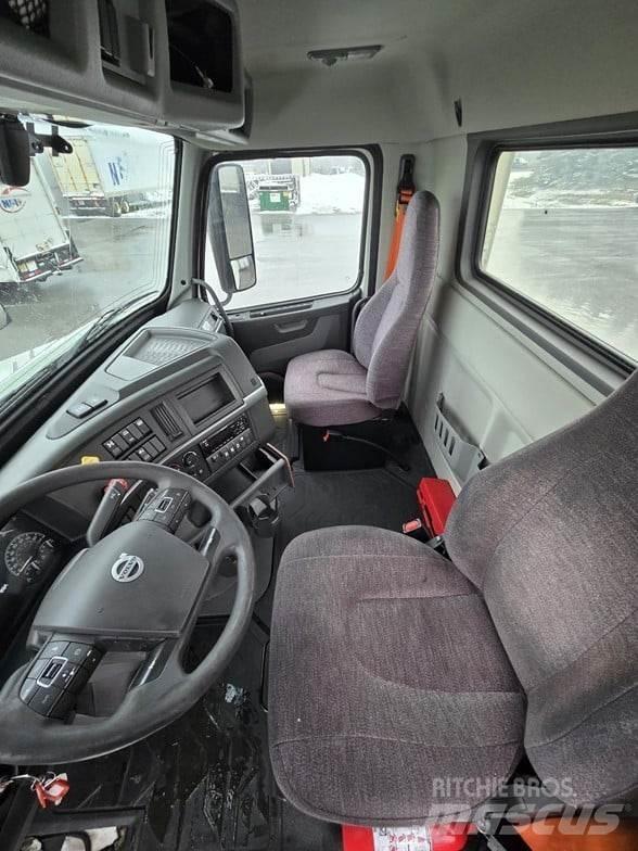 Volvo VNR64T300 Тягачі