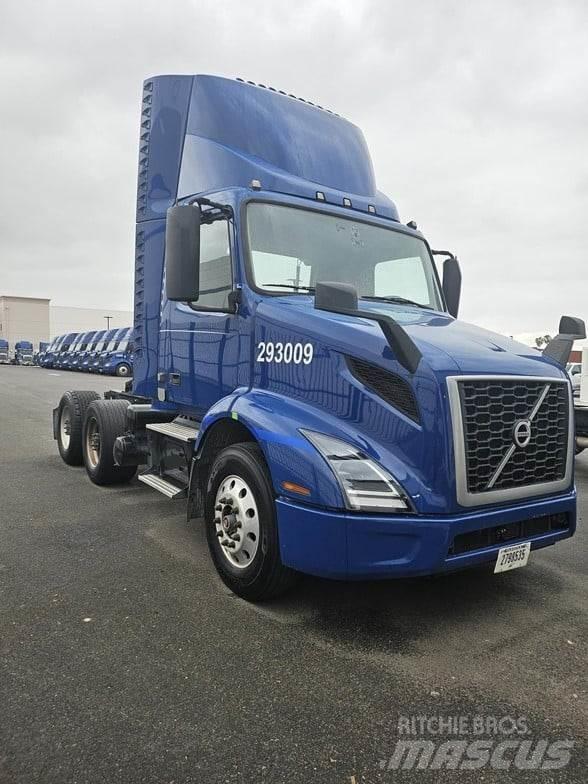 Volvo VNR64T300 Тягачі