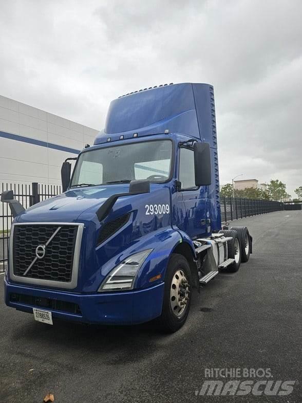 Volvo VNR64T300 Тягачі
