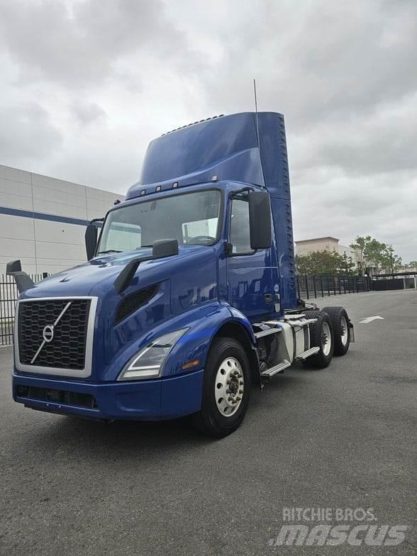 Volvo VNR64T300 Тягачі