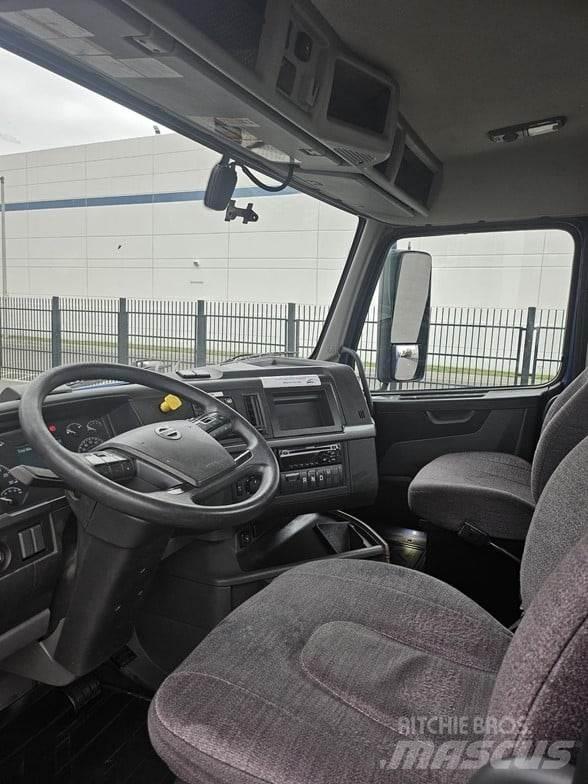 Volvo VNR64T300 Тягачі