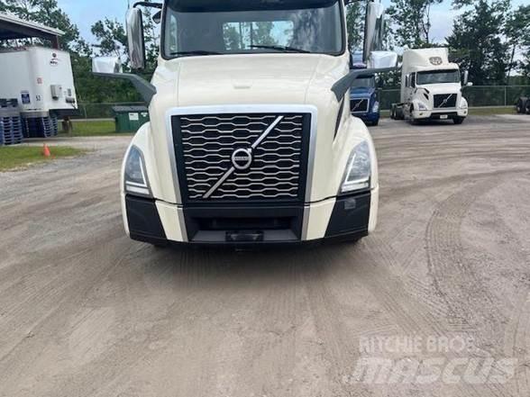 Volvo VNR64T300 Тягачі