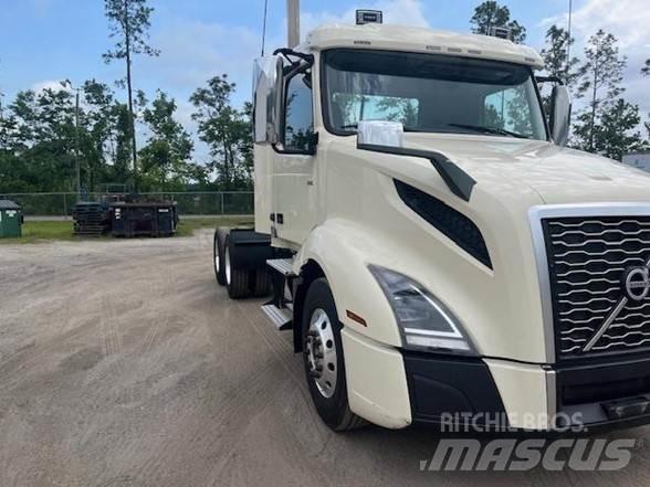 Volvo VNR64T300 Тягачі