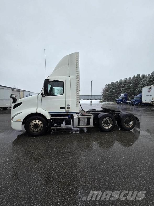 Volvo VNR64T300 Тягачі