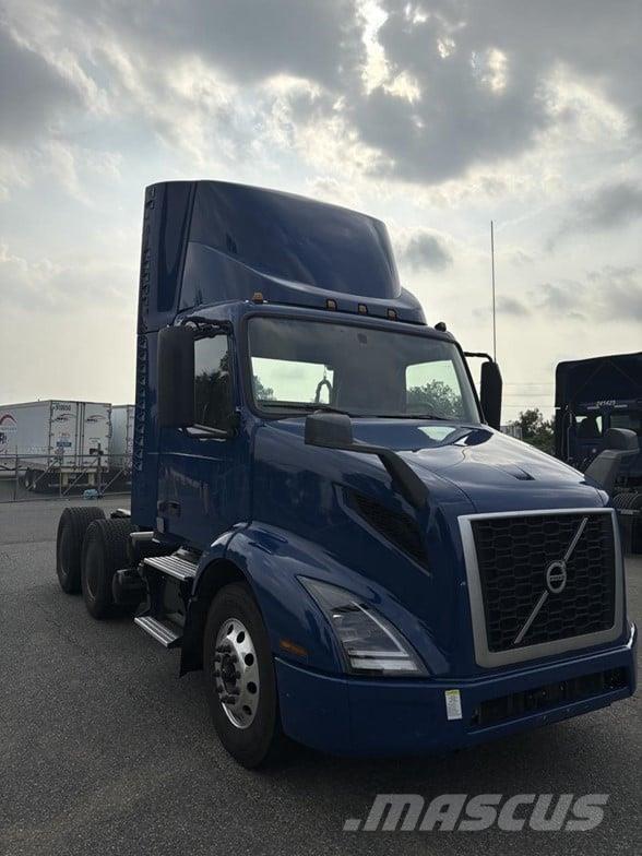 Volvo VNR64T300 Тягачі