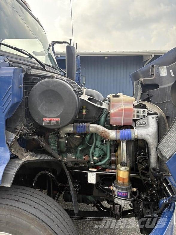 Volvo VNR64T300 Тягачі