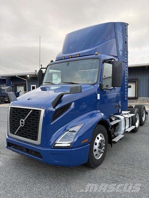 Volvo VNR64T300 Тягачі