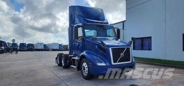 Volvo VNR64T300 Тягачі