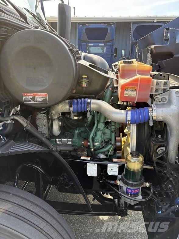 Volvo VNR64T640 Тягачі