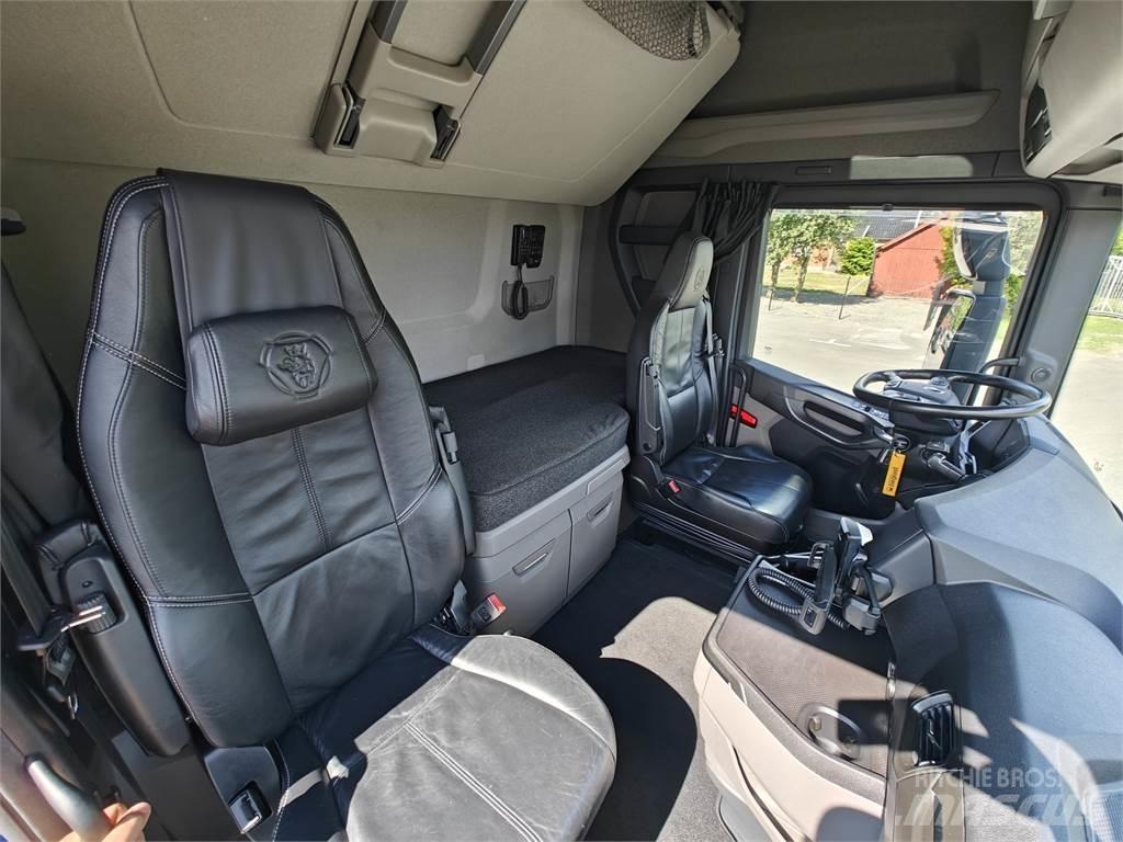 Scania 540S Тягачі