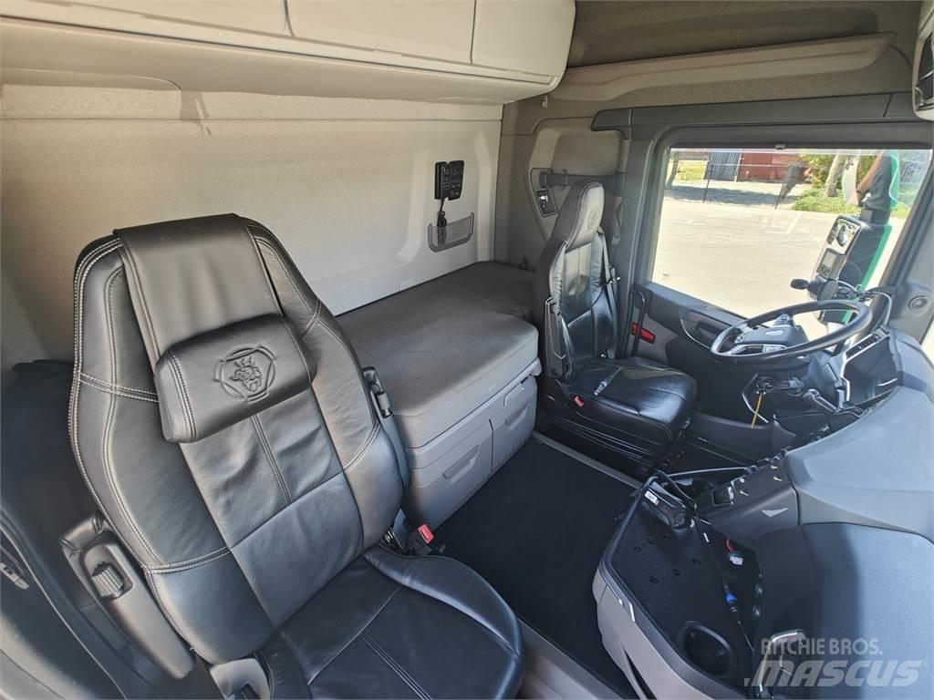 Scania R540 Вантажівки з гаковим підйомом