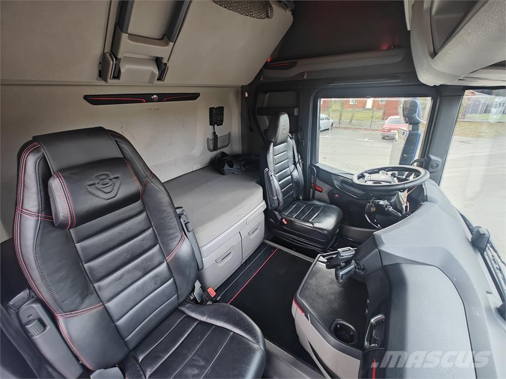 Scania R650 Вантажівки з гаковим підйомом