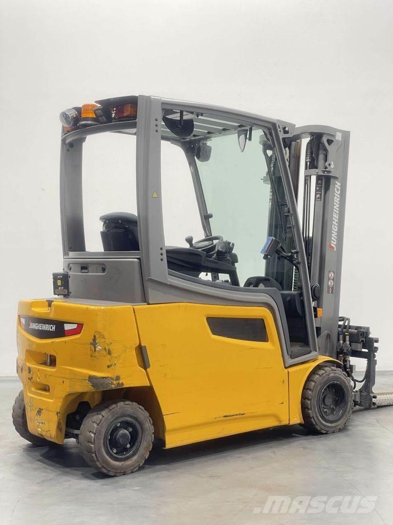 Jungheinrich EFG 320 Електронавантажувачі