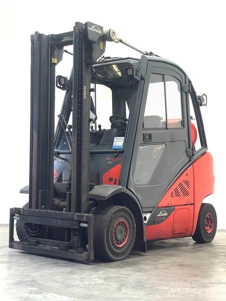 Linde H25T-392-EVO Газові навантажувачі
