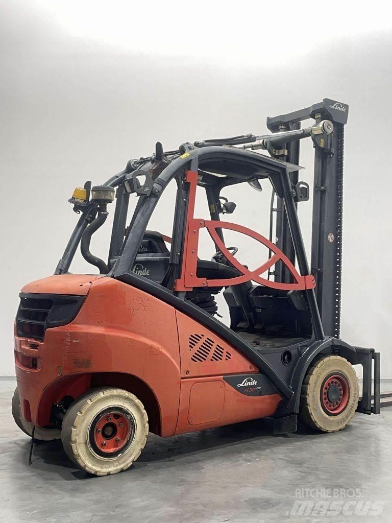 Linde H30D-02-393 Дизельні навантажувачі