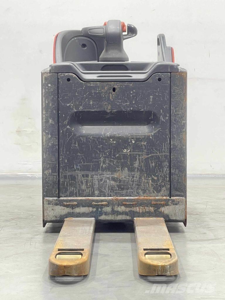 Linde T20SP-131 Штабелери