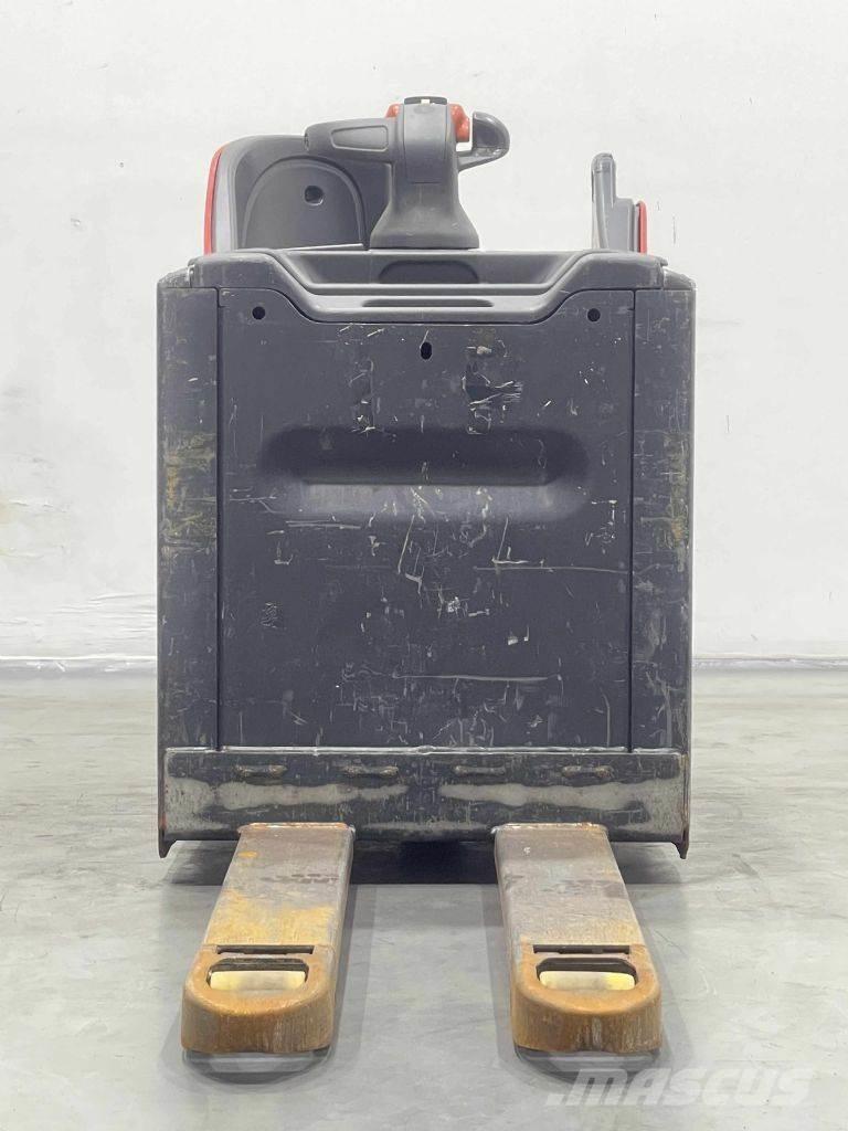 Linde T20SP-131 Штабелери