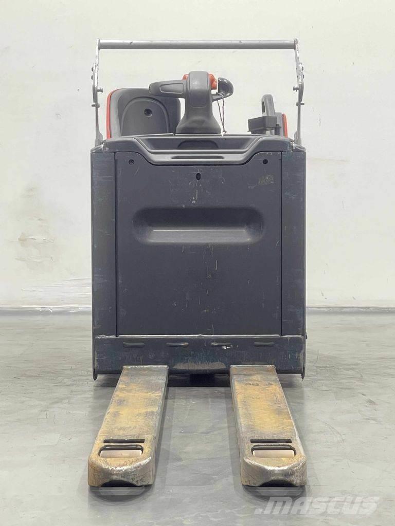 Linde T25SP-131 Штабелери