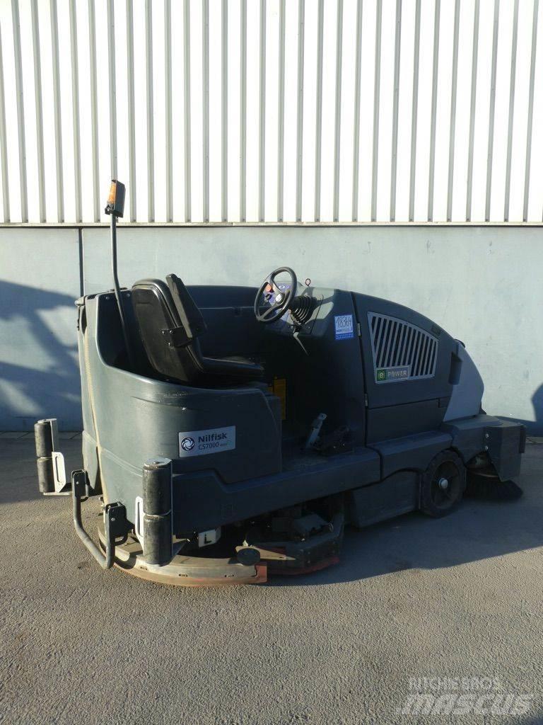 Nilfisk CS7000 1200B Підмітальні машини