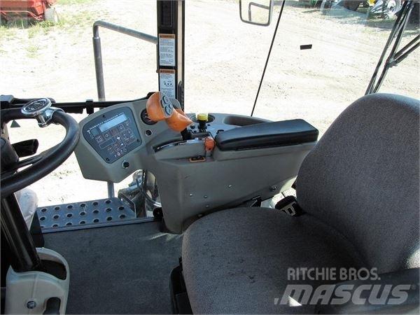 MacDon M150 Прибиральні комбайни